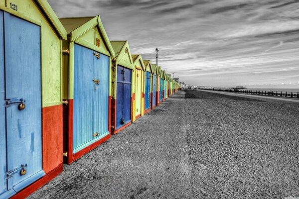 Cabañas multicolores en Inglaterra Brighton