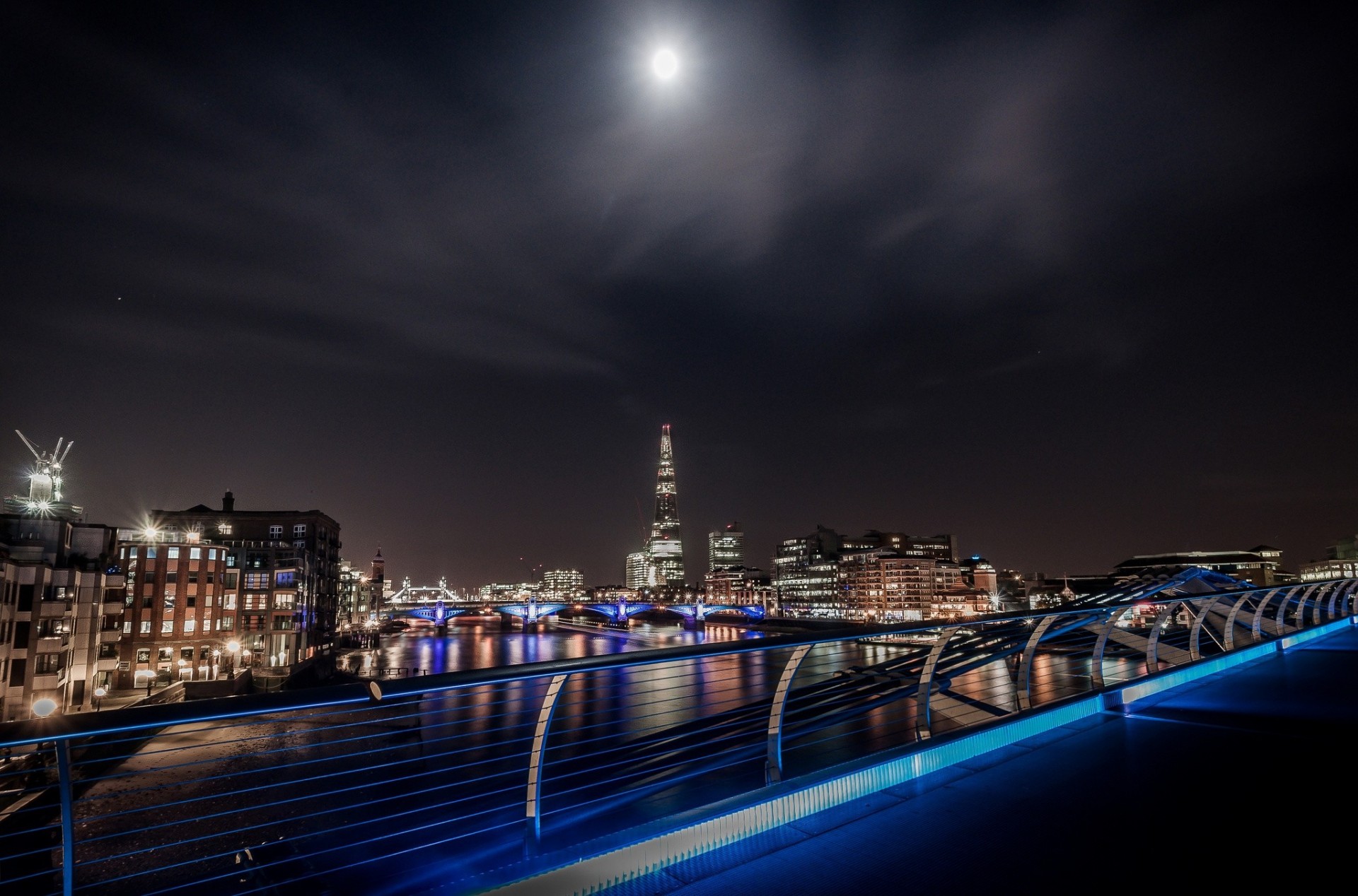 notte londra fiume luna