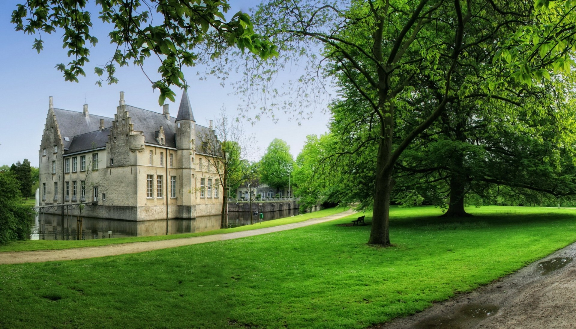 grass town belgium