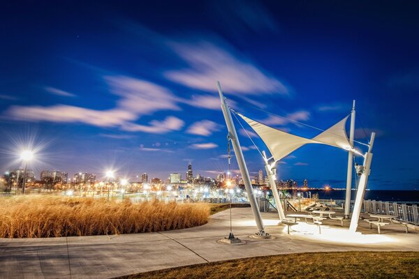 Die Architektur der Nachtstadt in Chicago