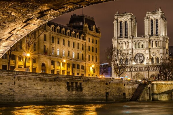 El río Sena de la capital francesa