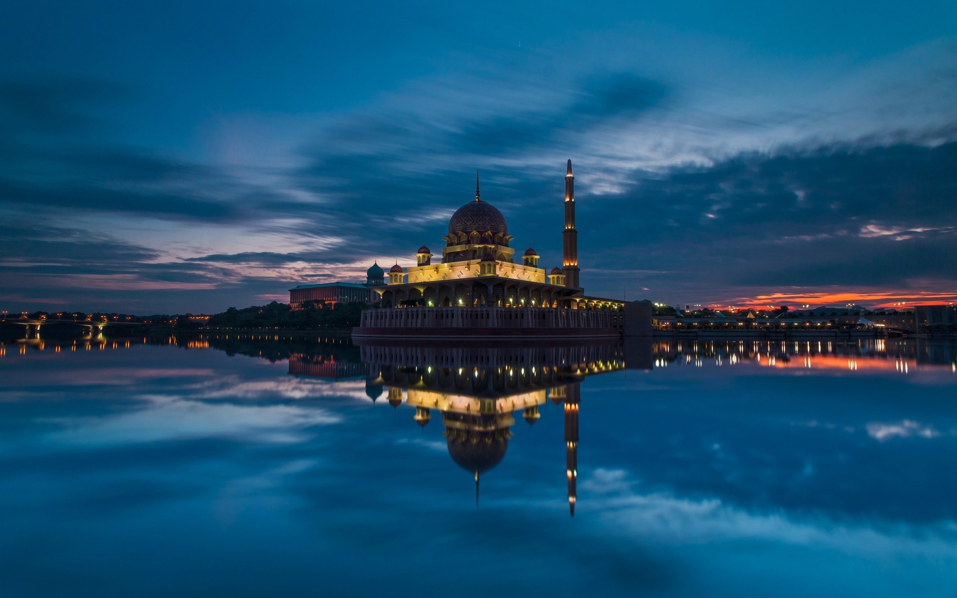 noche puesta del sol malasia putrajaya estrecho mezquita nubes