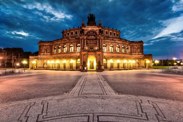 Photos of the theater square and the opera house