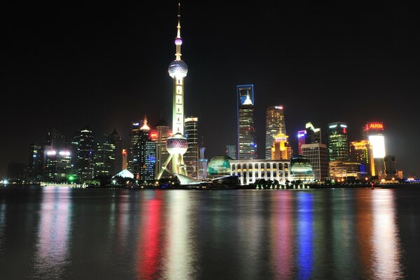 Vue nocturne de Shanghai en Chine