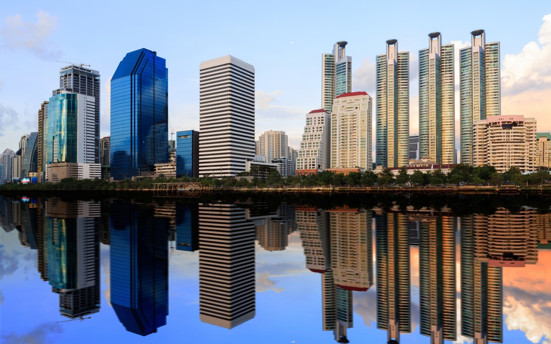 réflexion bâtiment rivière ville