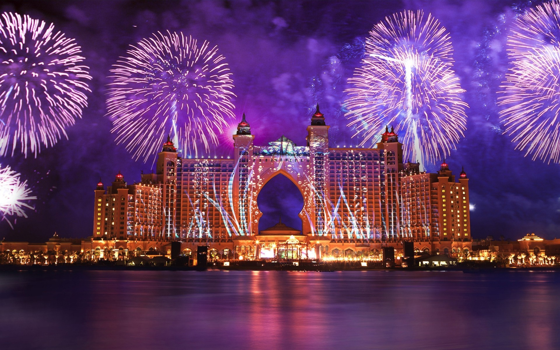 дубай atlantis the palm фейерверки вода