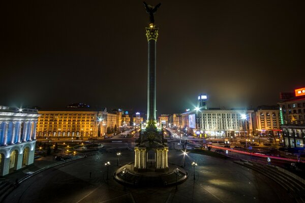 Centrum Maidan w nocy