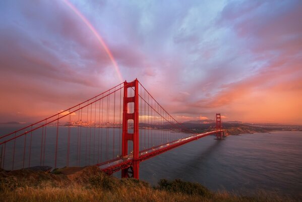 Brücke in San Francisco bei Sonnenuntergang