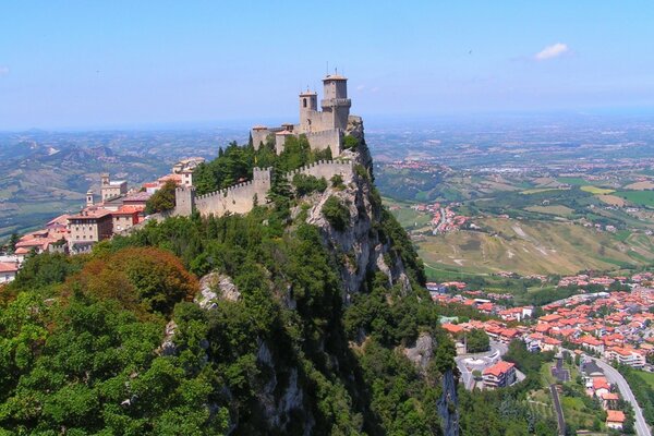 Panorama urbano de la ciudad de San marino