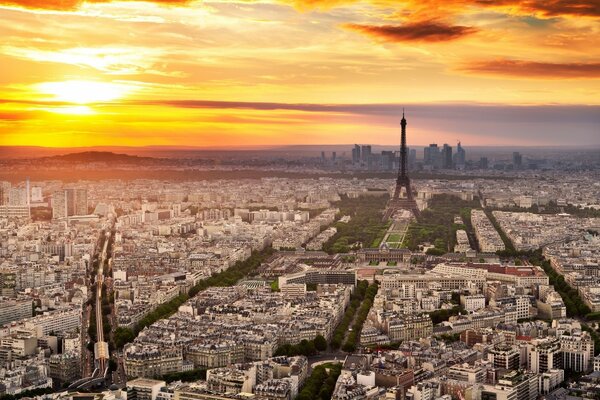 Sunset over the Eiffel Tower in Paris