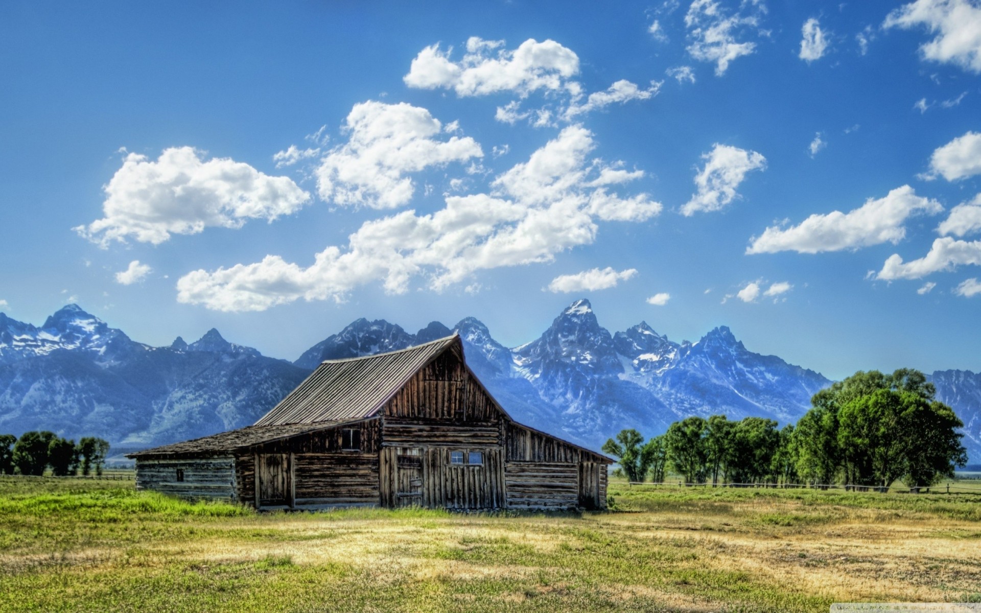 góry chmury krajobraz wyoming słoneczny stodoła niebieski pole