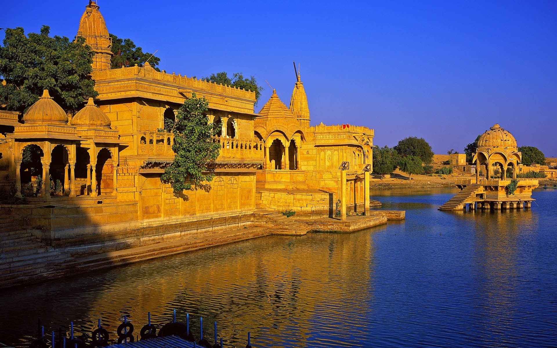 river blue water india town