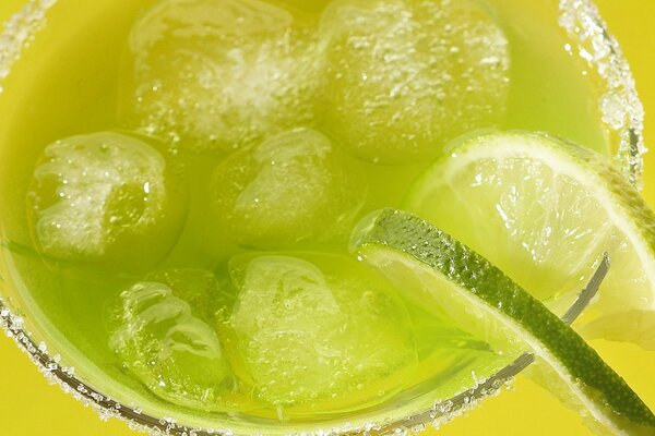 Bevanda fredda rinfrescante al lime