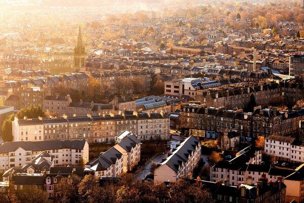 Edinburgh in der Sonne bei Sonnenuntergang