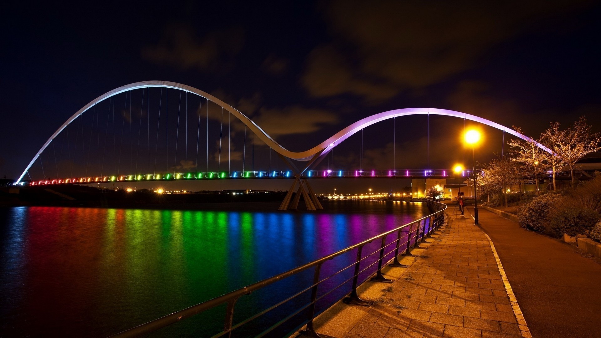 luz noche puente río escalera ciudad