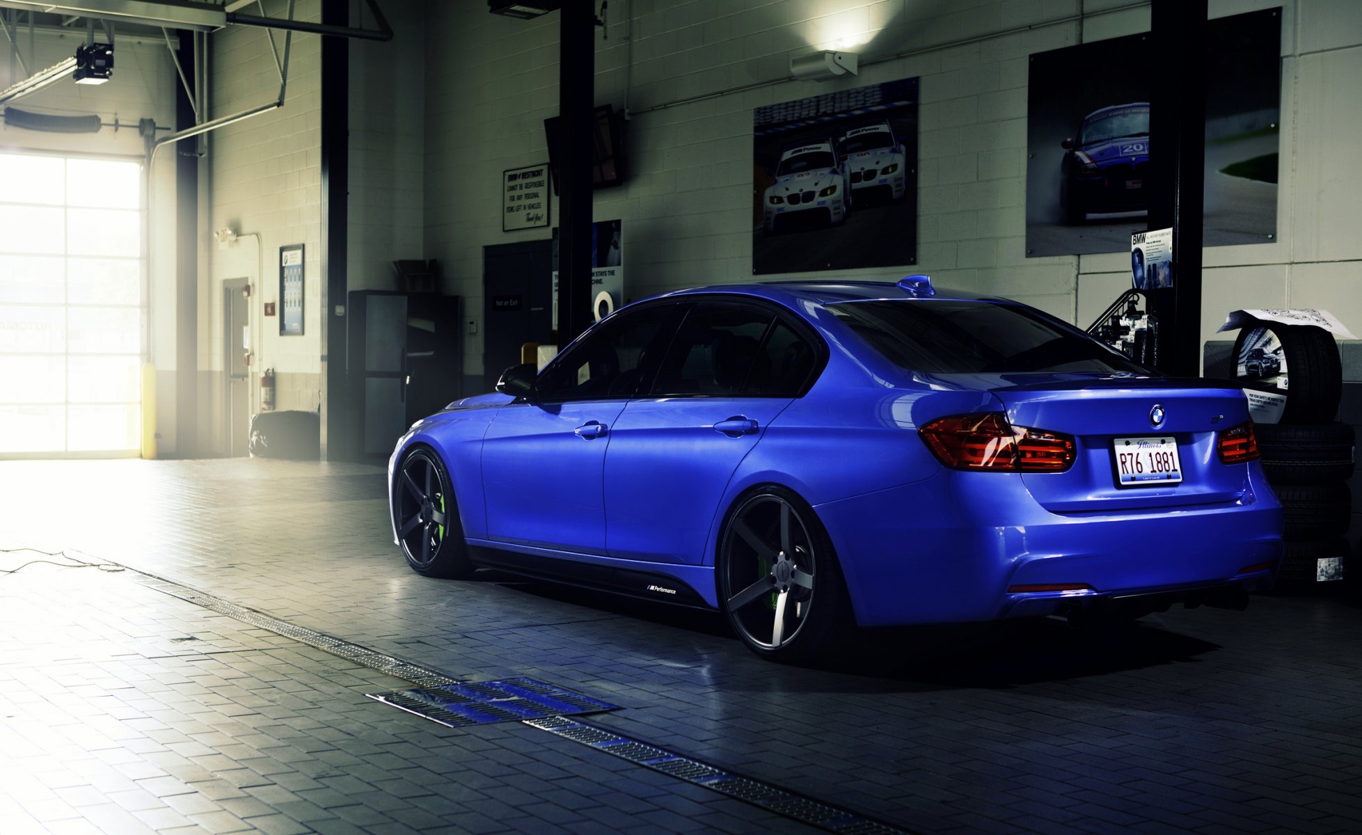 bmw 335i f30 vossen blue wheels side 3 serie