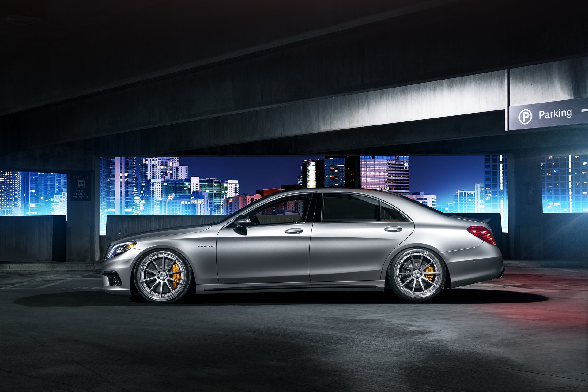 mercedes-benz s63 parkplatz nacht profil