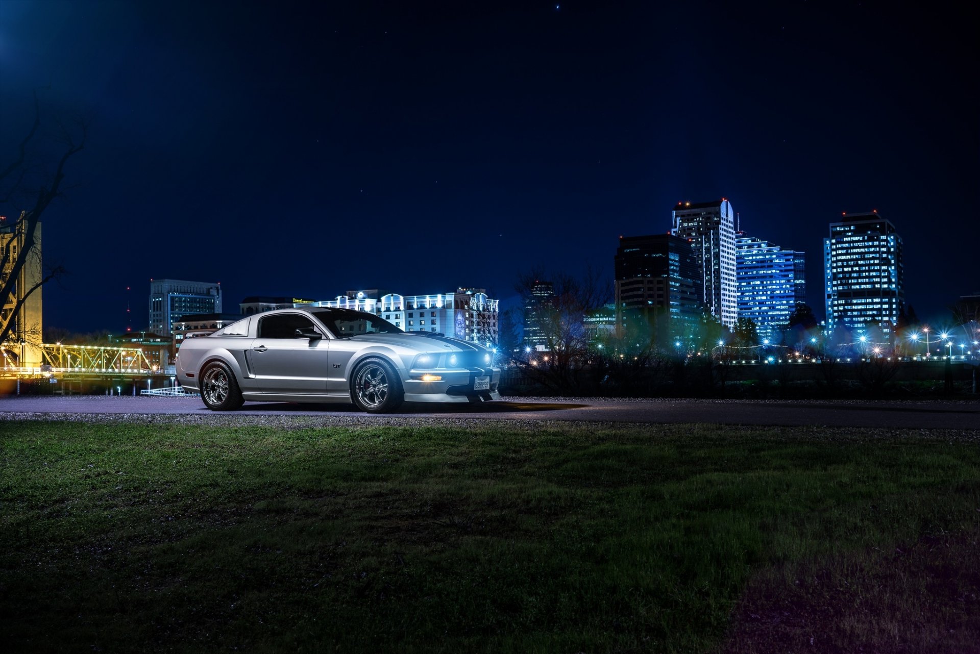 ford mustang amerykański mięśnie samochód nigth ciemny środek przód