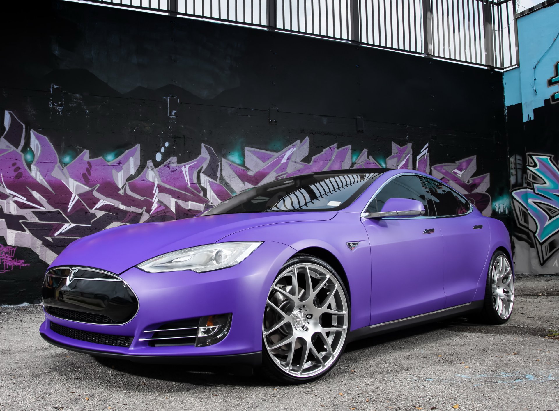 tesla model s p85 samochód