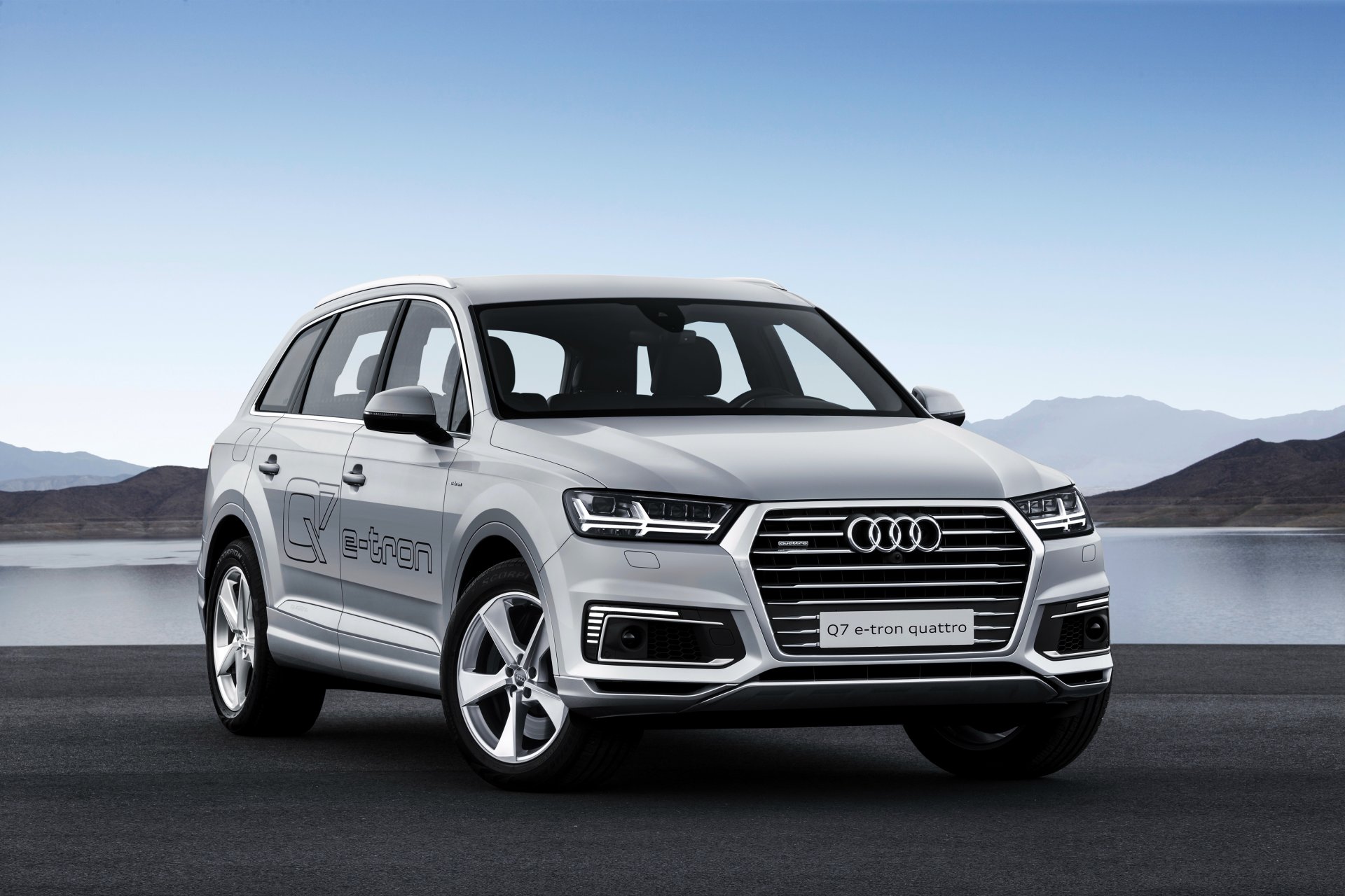 2015 г. audi q7 e-tron tfsi quattro ауди кватро