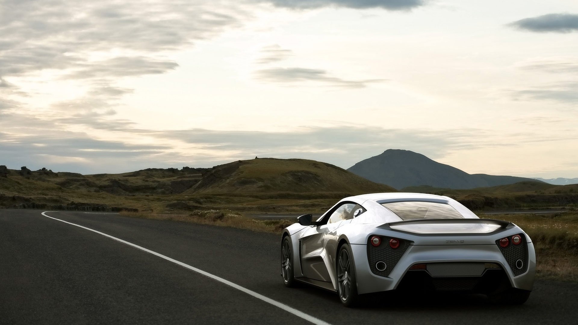 srebrny zenvo st1 droga zenvo srebrny