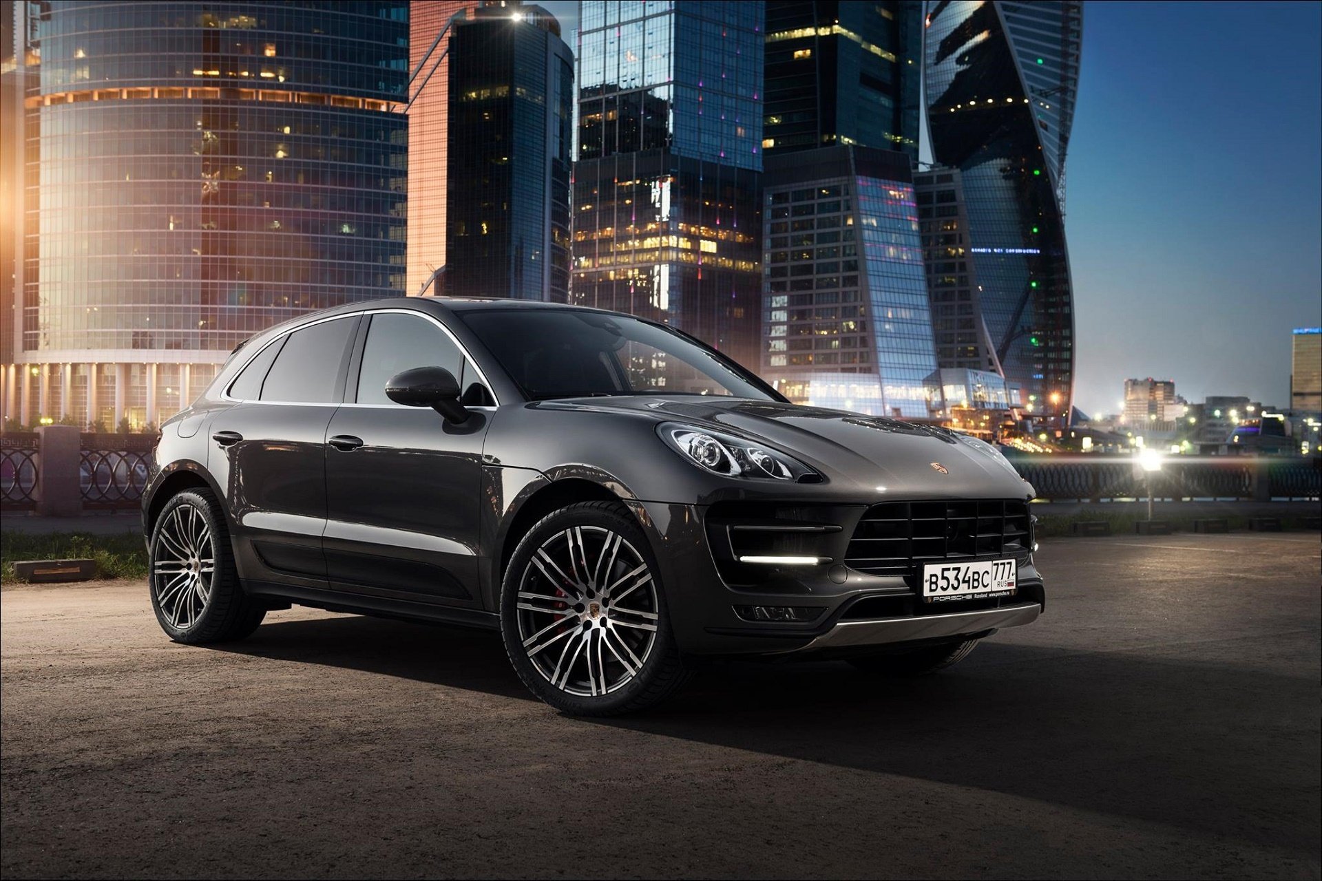 porsche macan offroad moscow-city russia car nigth ligth