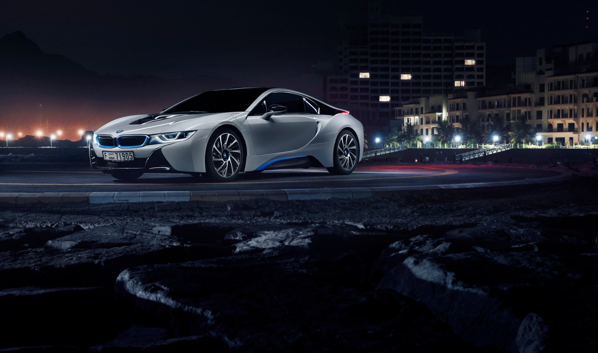 bmw i8 bianco