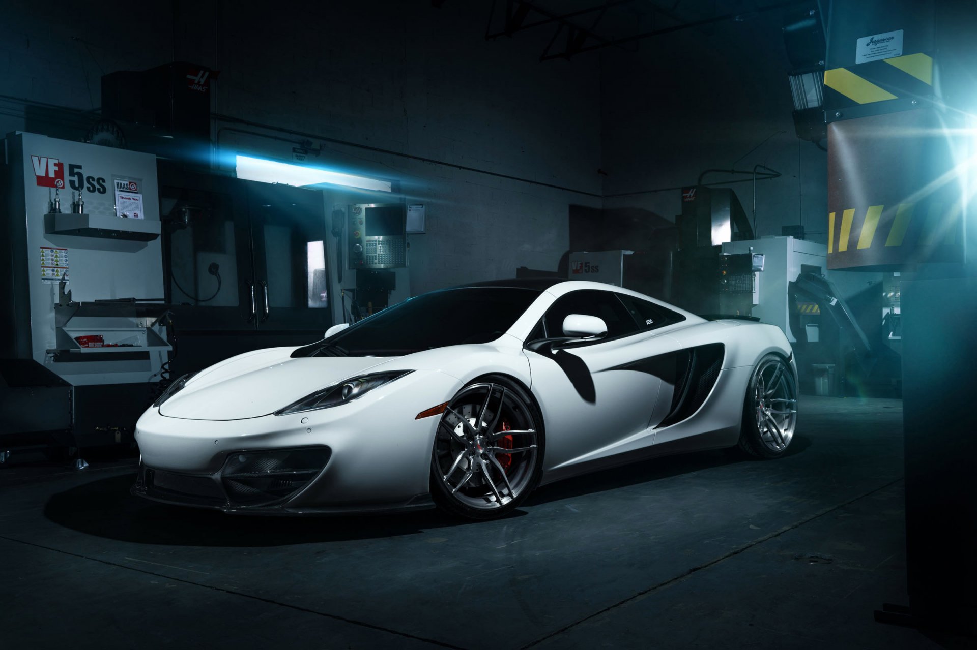 mclaren mp4-12c wheels white garage light front