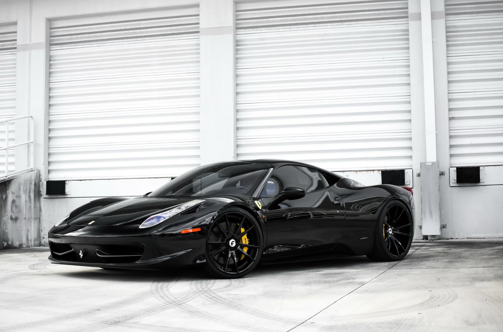 ferrari italia negro