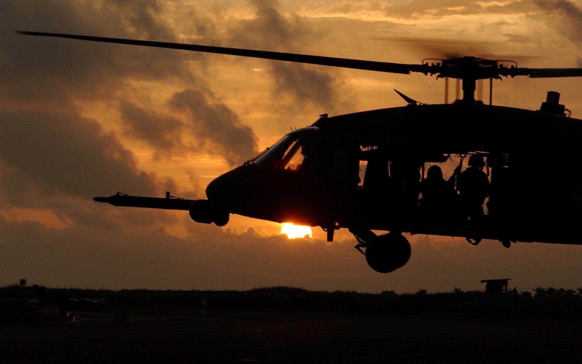 nacht hubschrauber sonnenuntergang