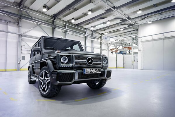 Mercedes Geländewagen potencia y fuerza en la carretera