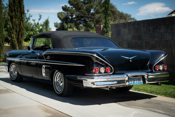 Chevrolet clásico de 1958 en negro