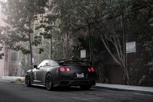 Nissan GTR Black rear view of nissan