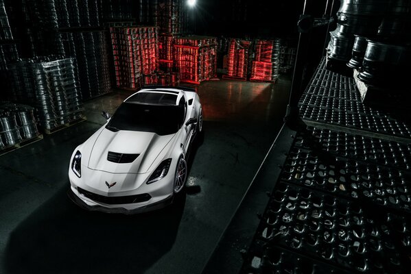 Corvette nuit à l usine de recyclage