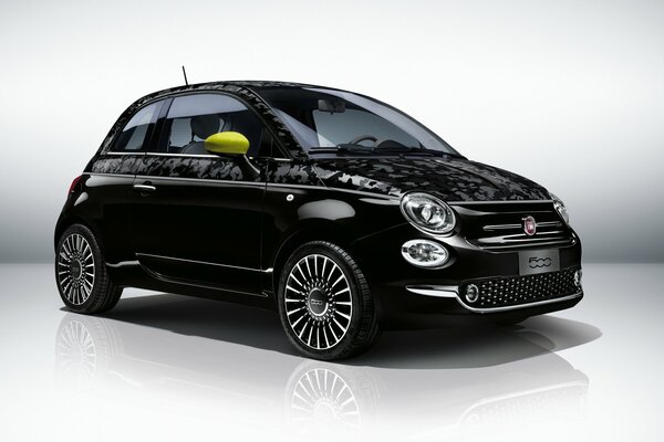 Black fiat Mini car