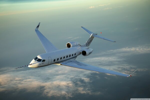 Avión Gulfstream g650 en vuelo