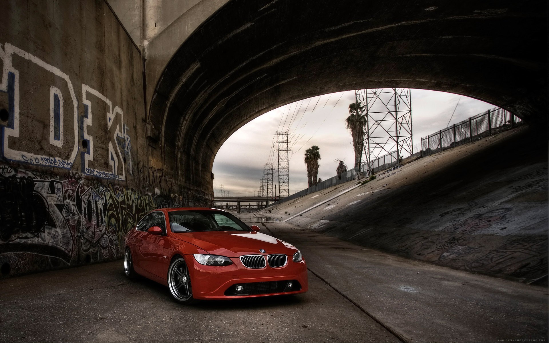 bmw rouge pont canal bmw