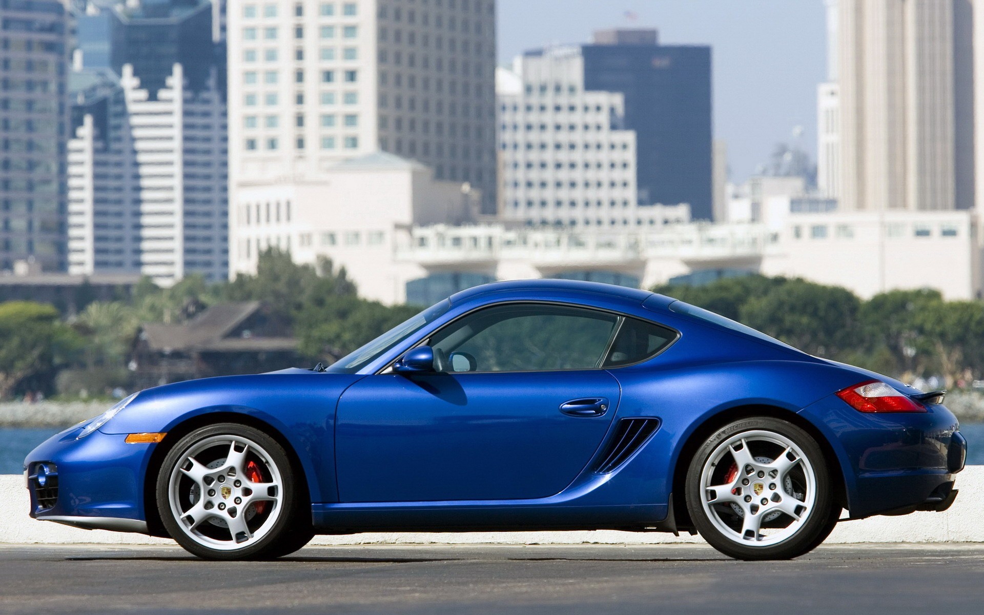 porsche cayman синий