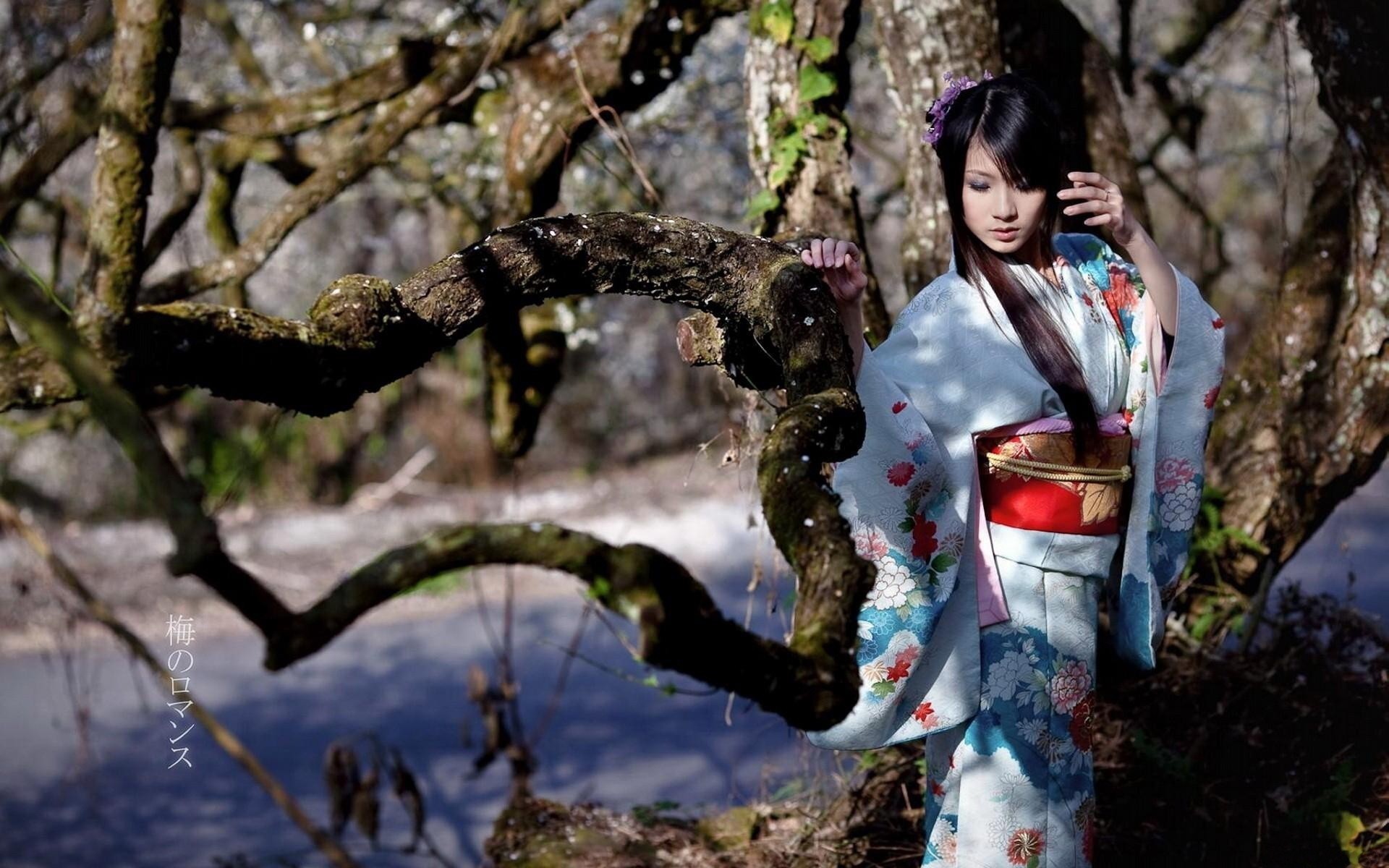 frau mädchen brünette baum kimono grau asiatisch