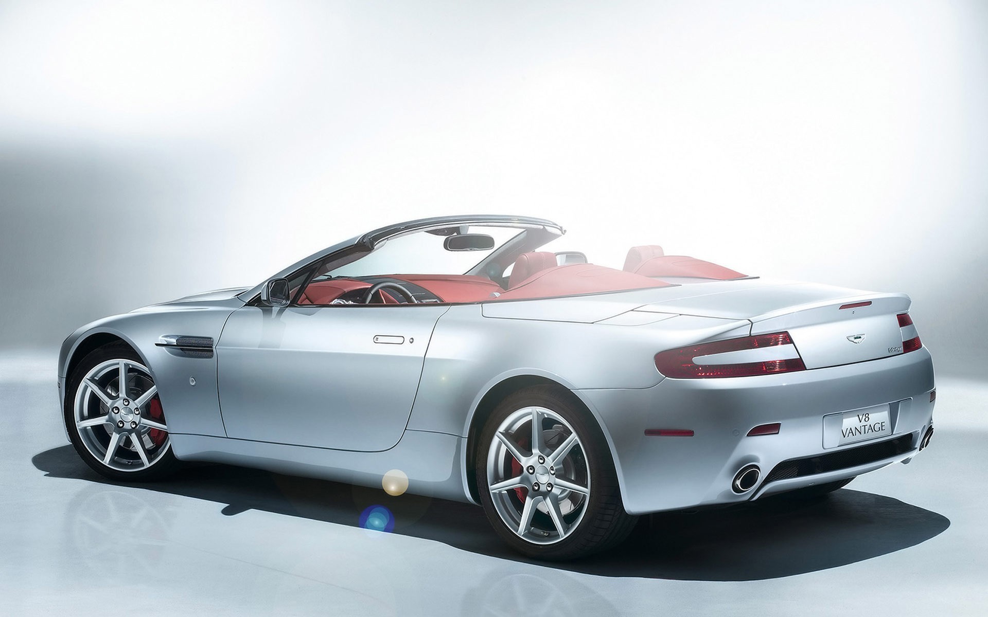 aston martin vantage roadster biały lśnienie