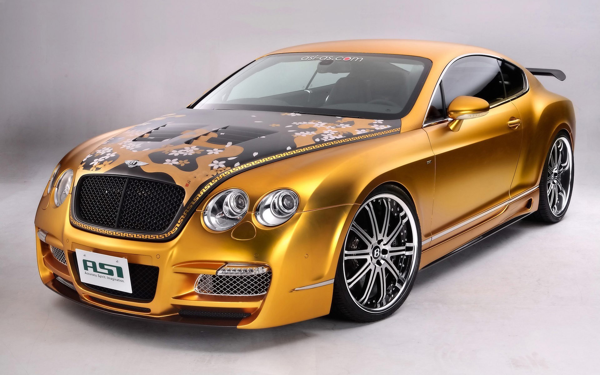 bentley континентальный золотой тюнинг