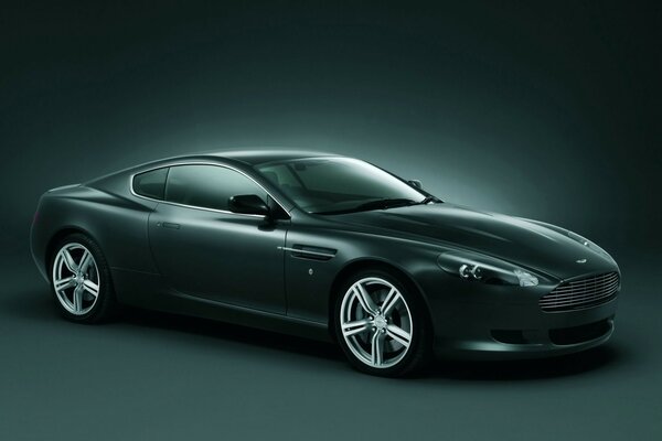 Aston Martin in Graphitfarbe