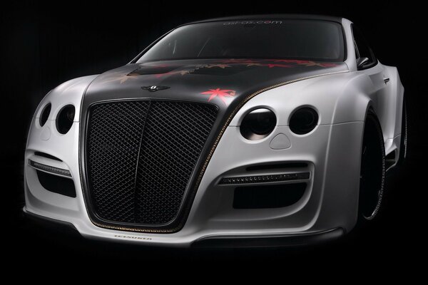 Bentley tuning sur fond noir