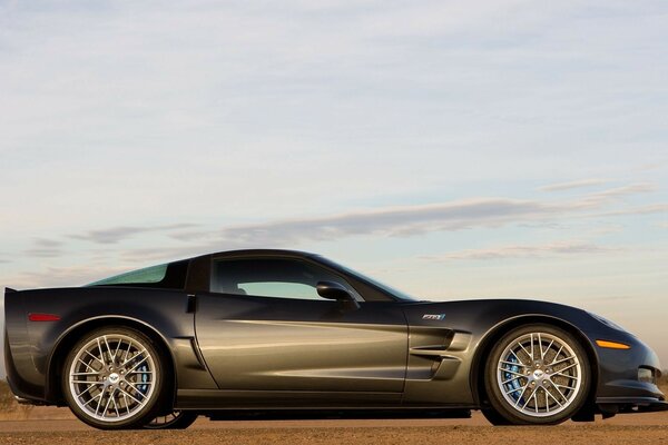 Coupe car with iridescent color