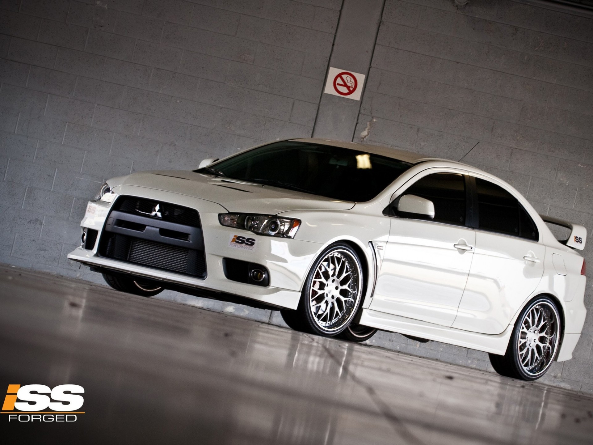 mitsubishi lancer x 10 non fumatori parcheggio bianco