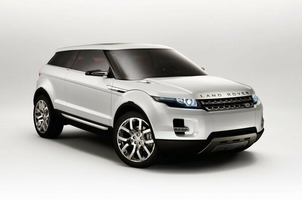 Nuevo land rover lrx Concept en color blanco