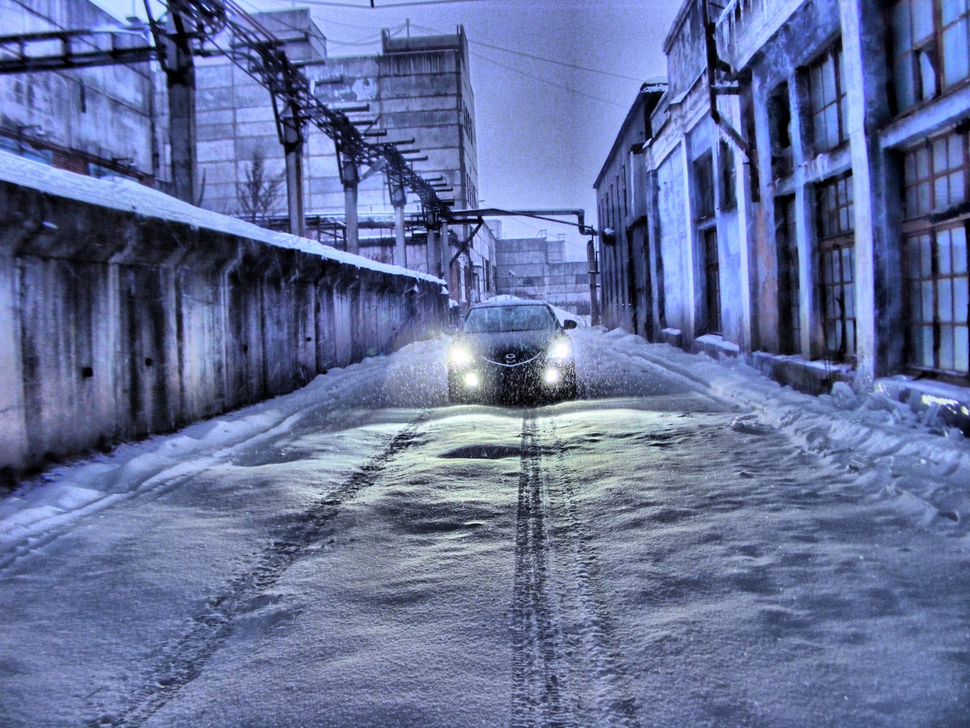 mazda 6 zima śnieg ślady