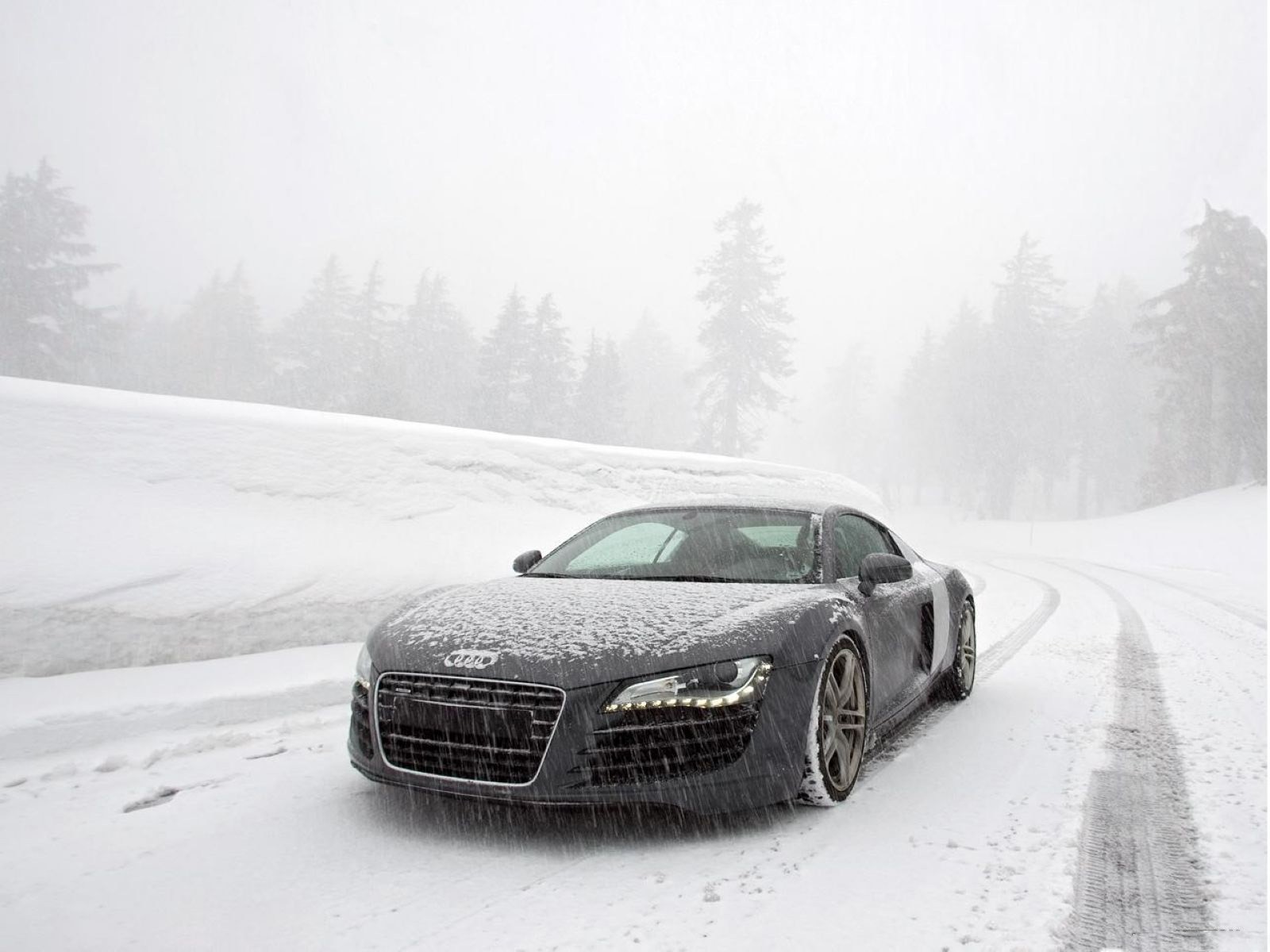 audi r8 inverno neve