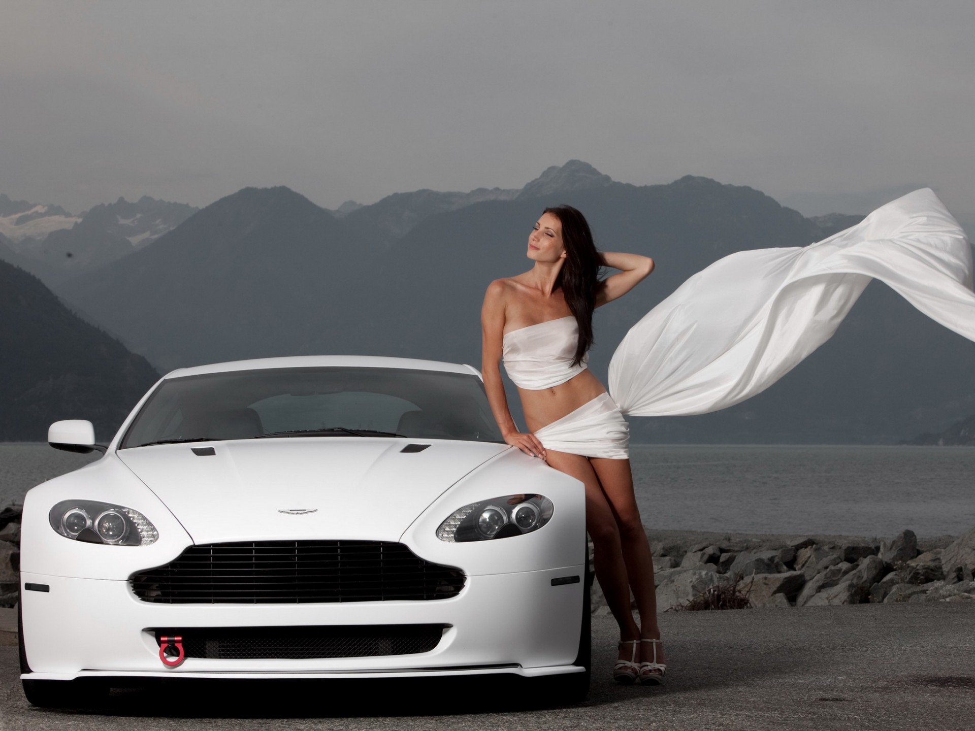 aston martin v8 vantage girl