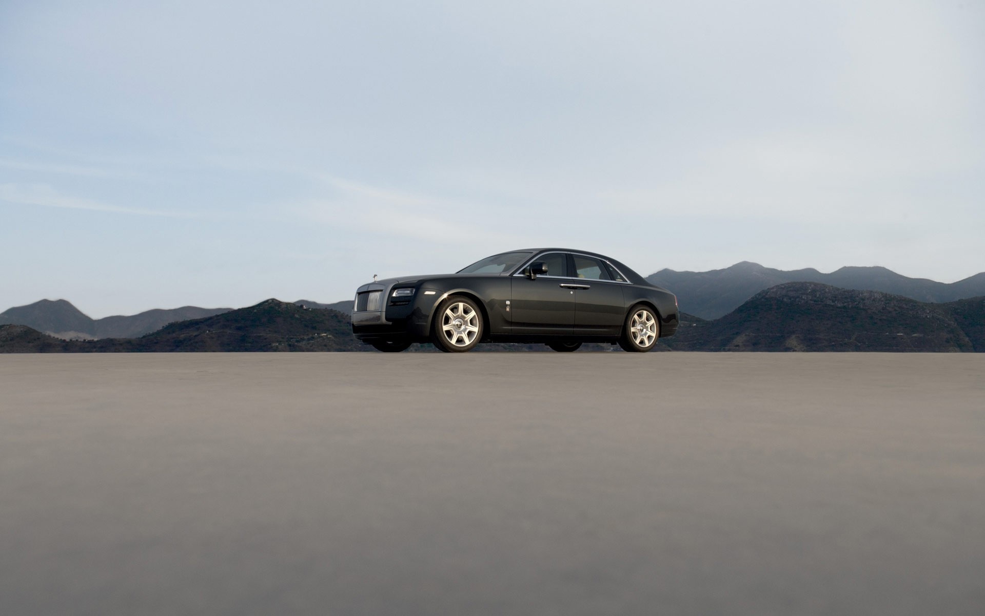 rolls royce ghost montagne superficie